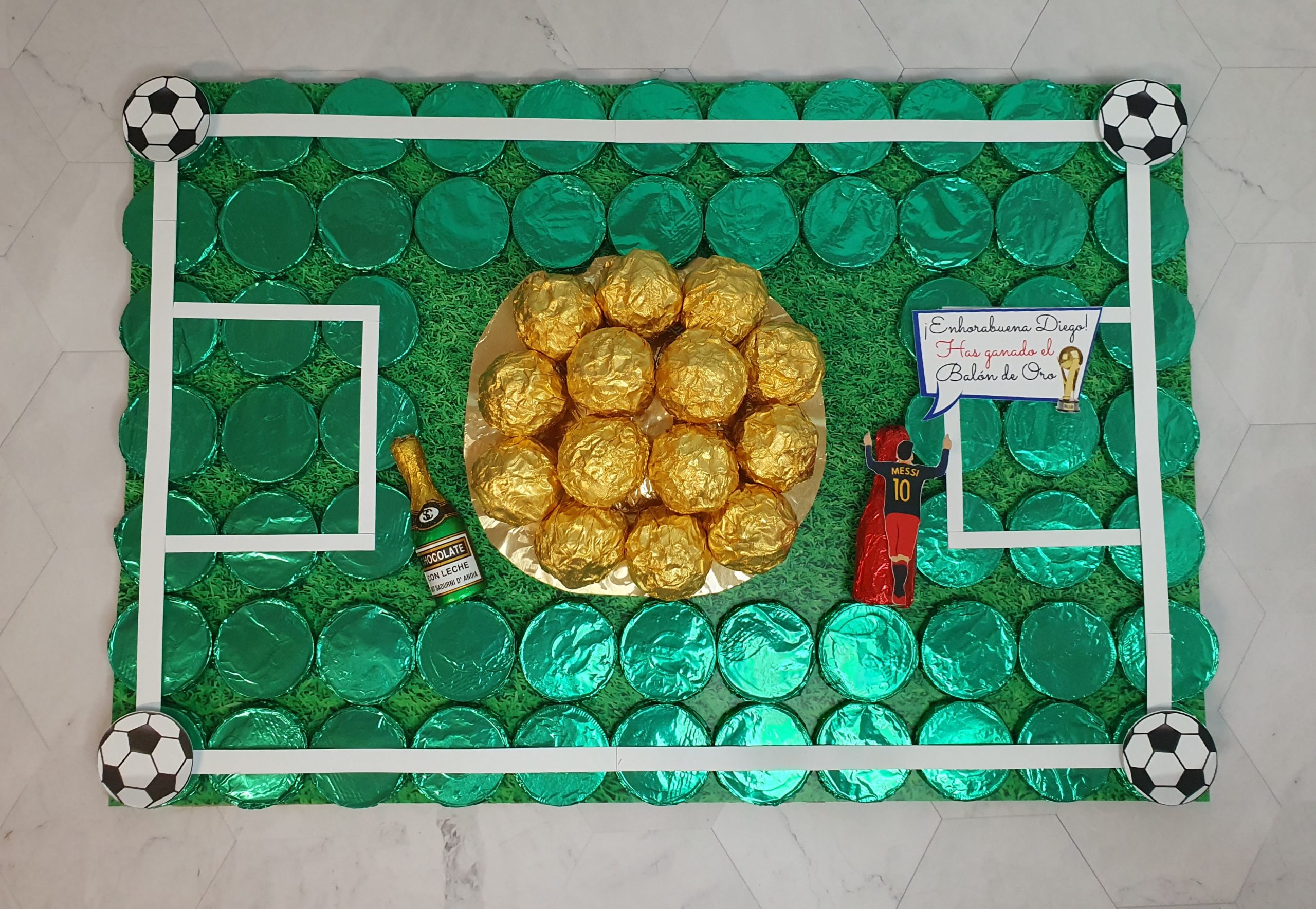 20231220_175258 tarta temática chocolatinas personalizada