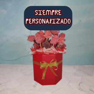 regalo con chuches y golosinas personalizado hecho a mano